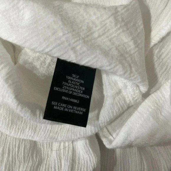 Torrid Size 1 Embroidered Off Shoulder Gauze Top Peasant Smocked Boho Cottage - Picture 6 of 7